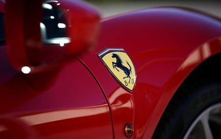 Ferrari sale a Bolsa a 52 dólares por acción