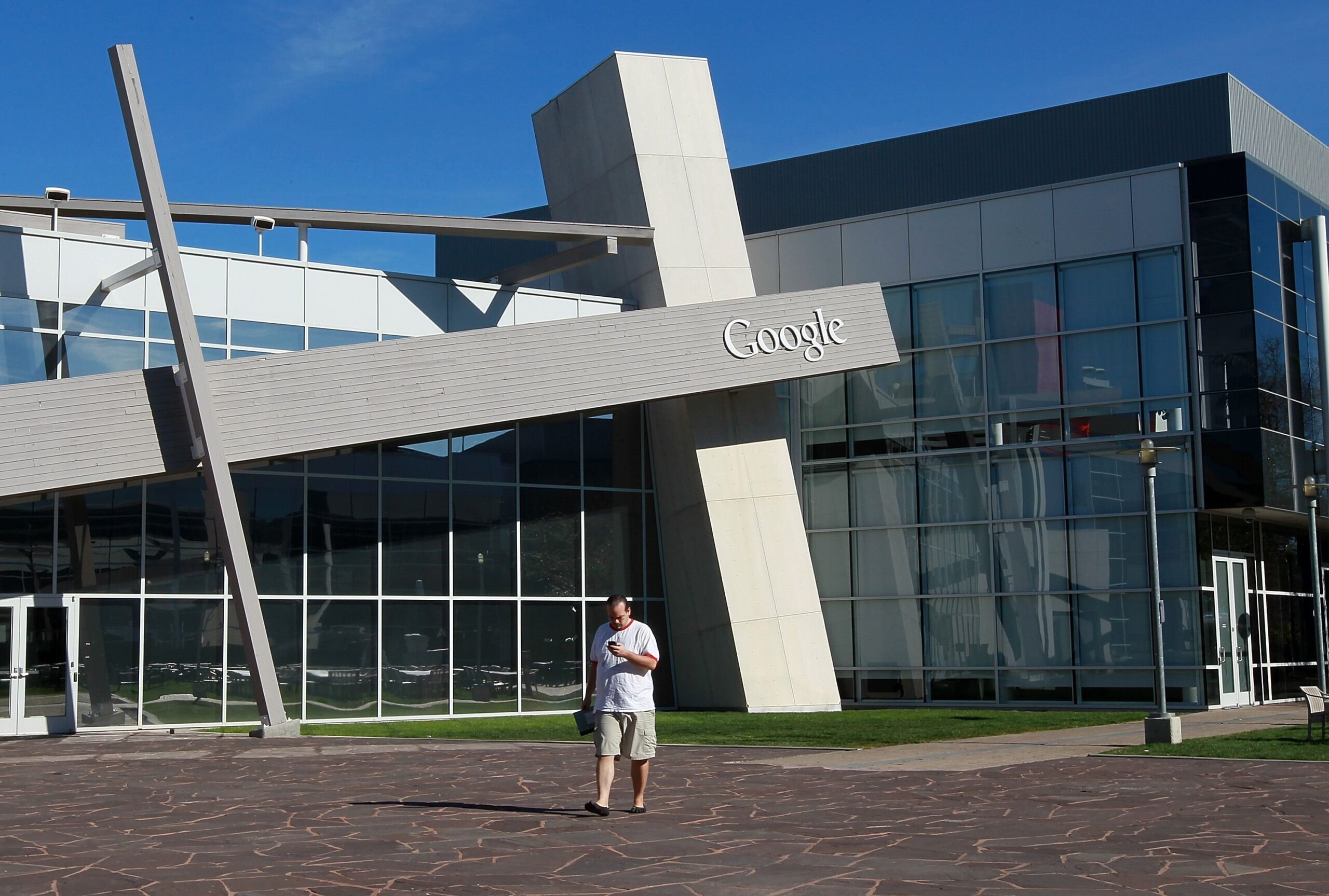 ¿Cuánto gasta Google en construcción?