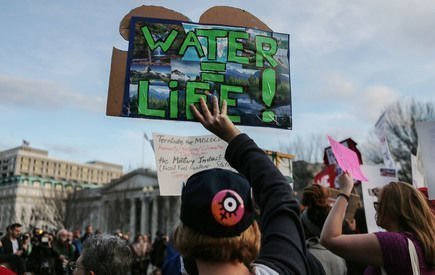 Por qué el agua puede tener muchas vidas