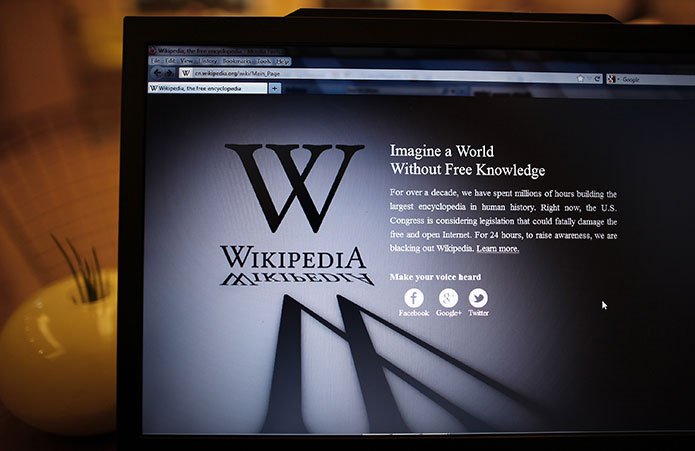 El boom de los empresarios que pagan a editores de Wikipedia para crear sus perfiles en la web