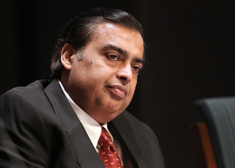 Mukesh Ambani, propietario del equipo de críquet Mumbai Indians y presidente, director general y uno de los principales accionistas de Reliance Industries Limited