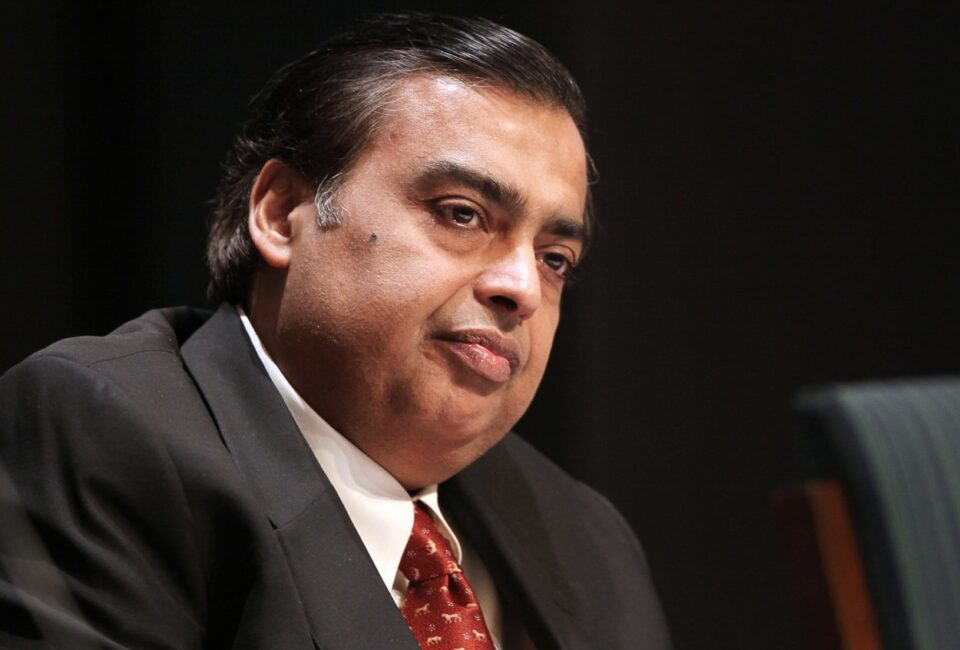 Mukesh Ambani, propietario del equipo de críquet Mumbai Indians y presidente, director general y uno de los principales accionistas de Reliance Industries Limited