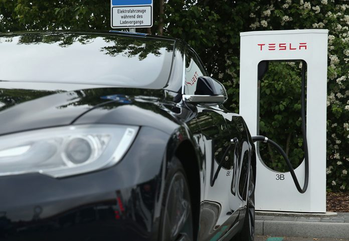 Cuanto Tarda En Cargar Un Tesla