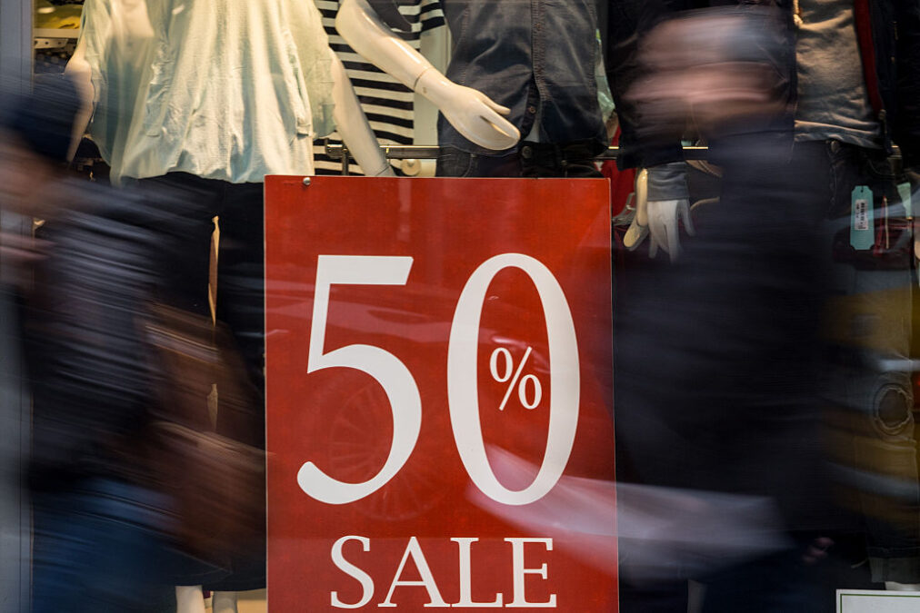 El Gobierno prohíbe las rebajas en las tiendas para evitar aglomeraciones