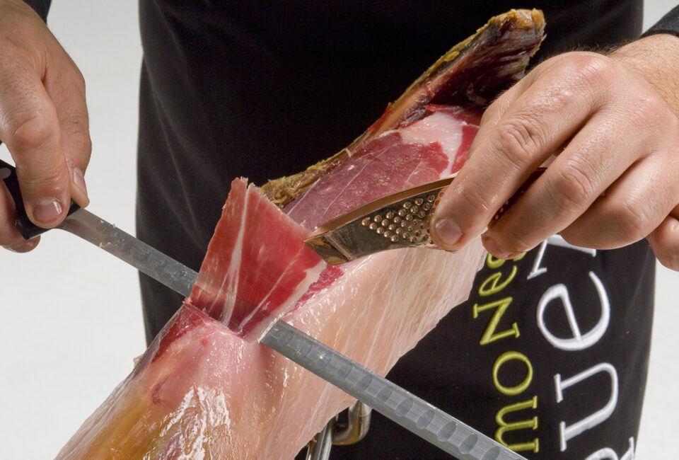 Lo que tienes que saber antes de cortar una pieza de jamón