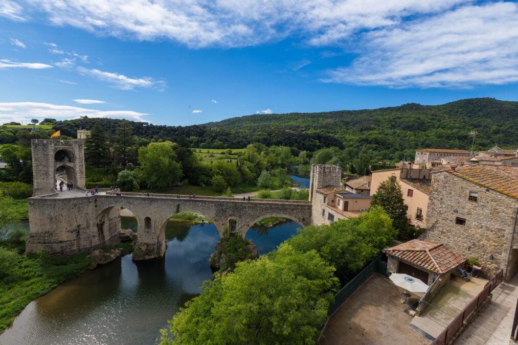 Besalú. Hecktic Travels. Arxiu Imatges PTCBG
