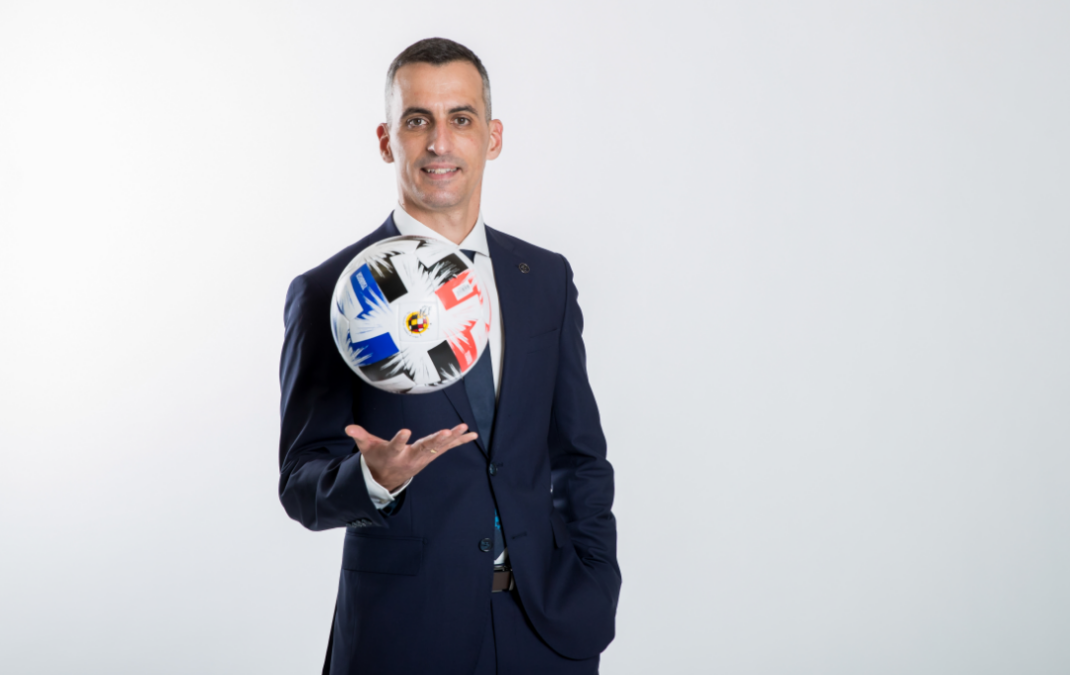 Damat - Tween conquista a los árbitros de RFEF