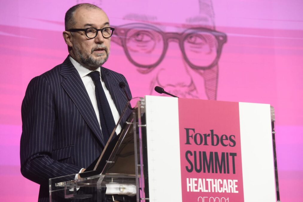 Andrés Rodríguez, editor y director de Forbes, durante el discurso inaugural del cuarto Forbes Summit Healthcare.