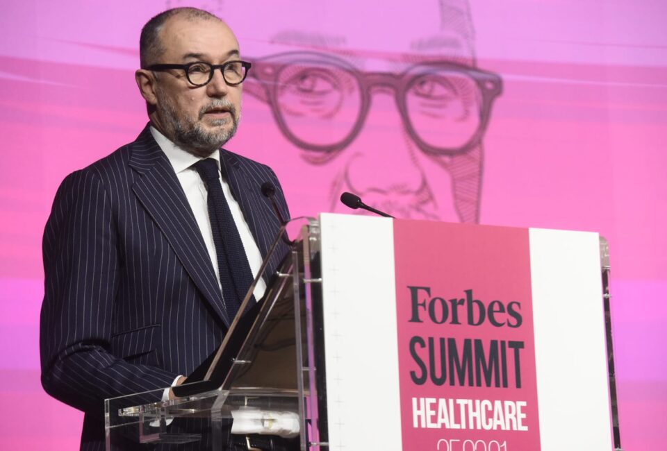 Andrés Rodríguez, editor y director de Forbes, durante el discurso inaugural del cuarto Forbes Summit Healthcare.