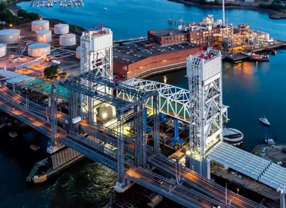 Puente levadizo sobre el río Fore, Massachusetts (EEUU), construido por ACS.