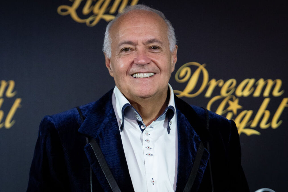 El productor y director español José Luis Moreno asiste al photocall de su serie 'Resplandor y tinieblas' ('Glow and Darkness')' en el hotel The Westin Palace de Madrid el 26 de octubre de 2020. Foto: Pablo Cuadra/WireImage (Getty Images)