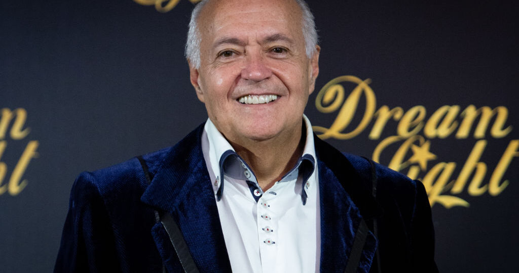 El productor y director español José Luis Moreno asiste al photocall de su serie 'Resplandor y tinieblas' ('Glow and Darkness')' en el hotel The Westin Palace de Madrid el 26 de octubre de 2020. Foto: Pablo Cuadra/WireImage (Getty Images)