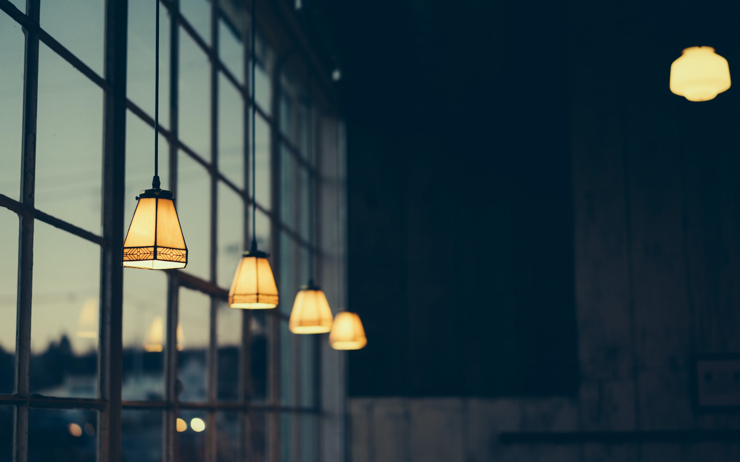 Luz. Bombilla. Electricidad. Foto: Robert Haverly (Unsplash)