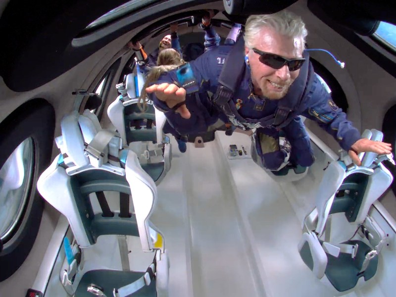 Richard Branson, fundador de Virgin Group, viaja al espacio en su propia nave