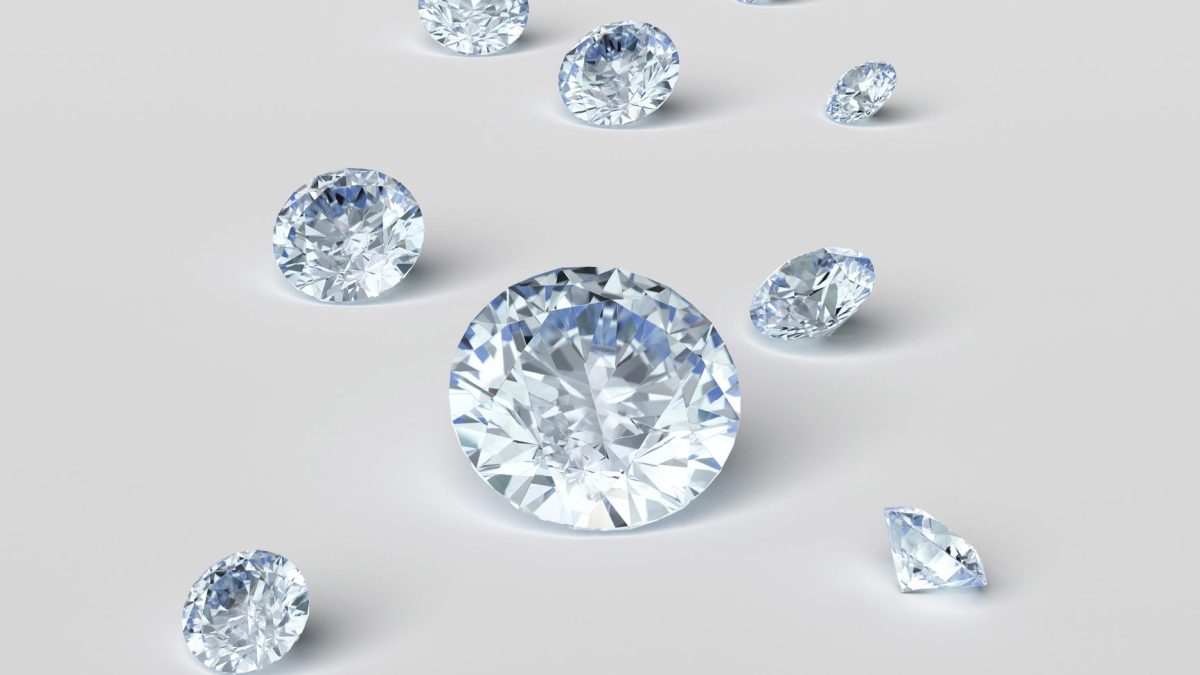 Por qué es el momento de comprar diamantes y vender una obra de Fernando  Zobel - Forbes España
