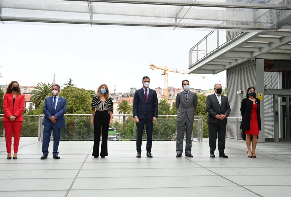 Intervención del presidente del Gobierno, Pedro Sánchez, en la jornada 'Diálogos sobre el Futuro del Trabajo' celebrada en el Centro Botín de Santander (Cantabria) el 27 de septiembre de 2021.