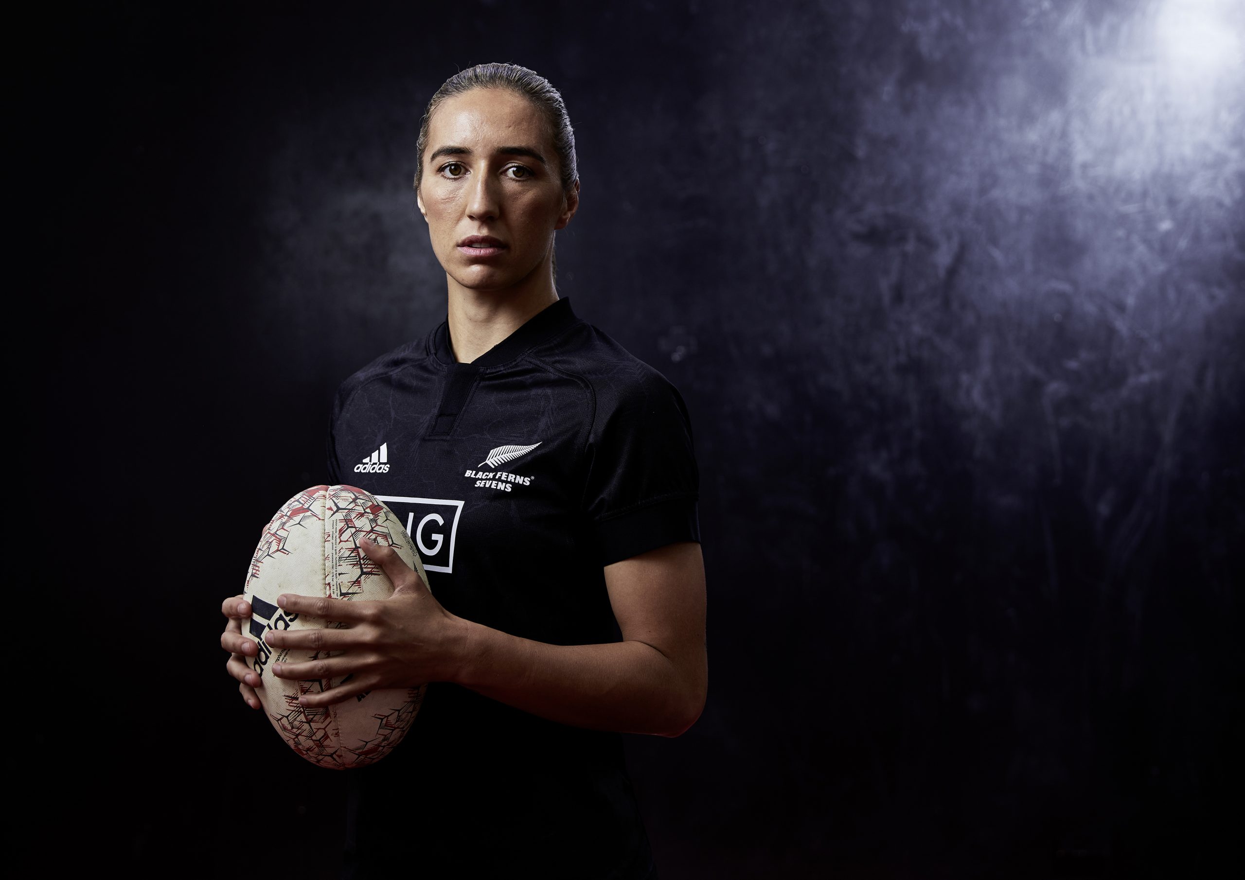 Tudor anuncia una nueva colaboración con Sarah Hirini, capitana del equipo de rugby femenino los Black Ferns 7