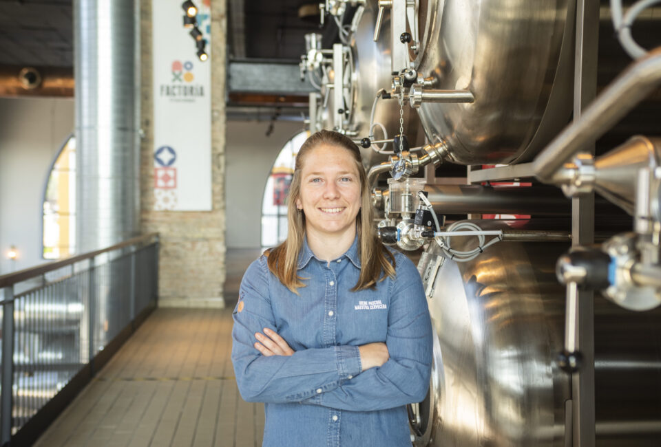 Irene Pascual, la maestra del acento de Cruzcampo