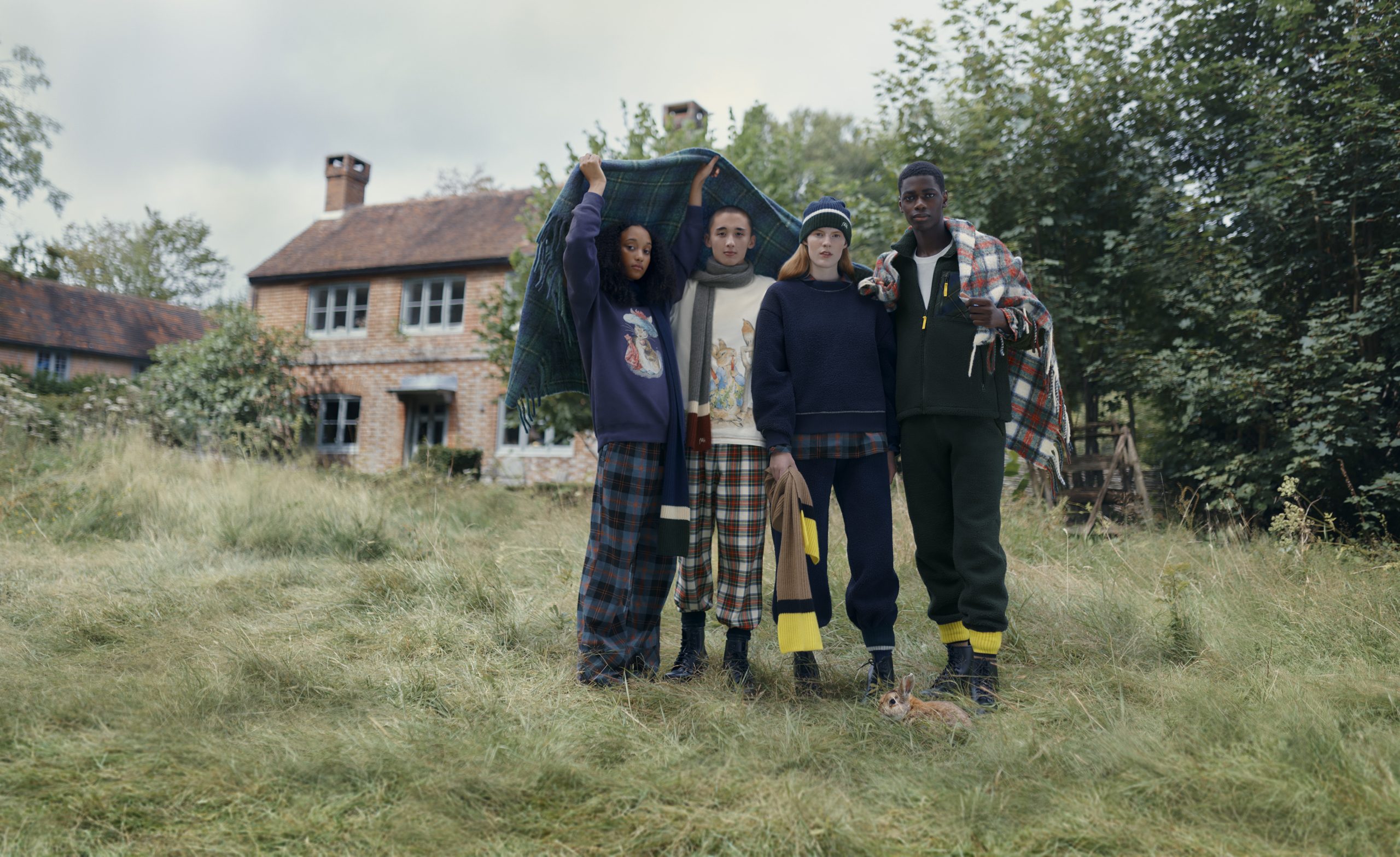 La colección de Uniqlo y JW Anderson que te hará soñar con una escapada a la campiña inglesa