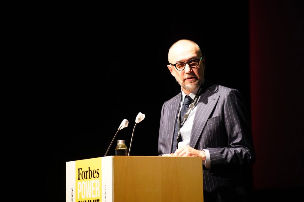 Andrés Rodríguez, presidente de SpainMedia y editor de FORBES España, da la bienvenida al Forbes Power Summit Women 2021. (Foto: Joan Mateu Parra)