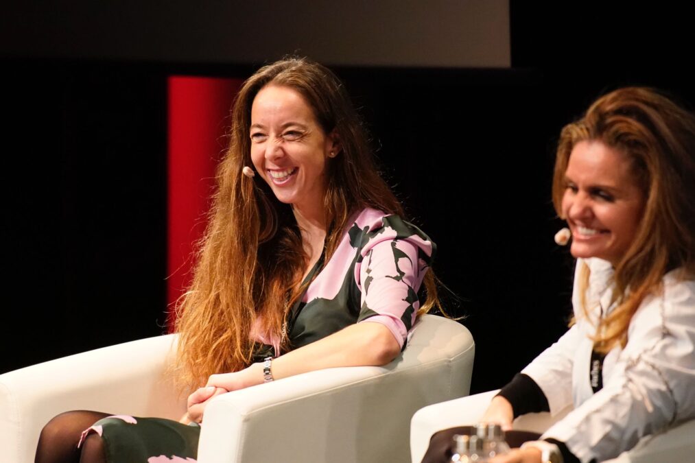 Carlota Pi, CEO de Holaluz, y Sandra García-San Juan, fundadora y presidenta ejecutiva de Grupo Starlite. (Foto: Joan Mateu Parra)