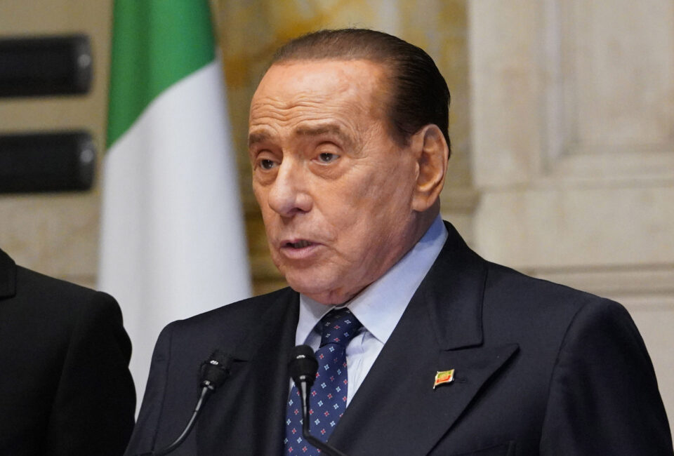 Berlusconi lanza una OPA sobre el 44,3% de Mediaset España que no controla por 780 millones