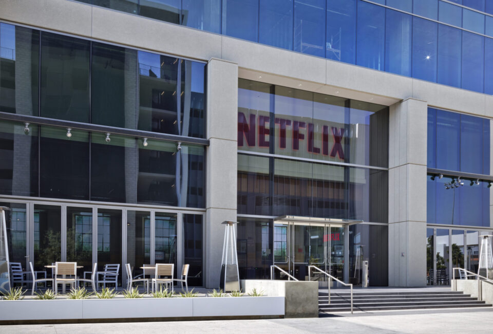 Netflix bate previsiones y suma 2,4 millones de suscriptores en el tercer trimestre