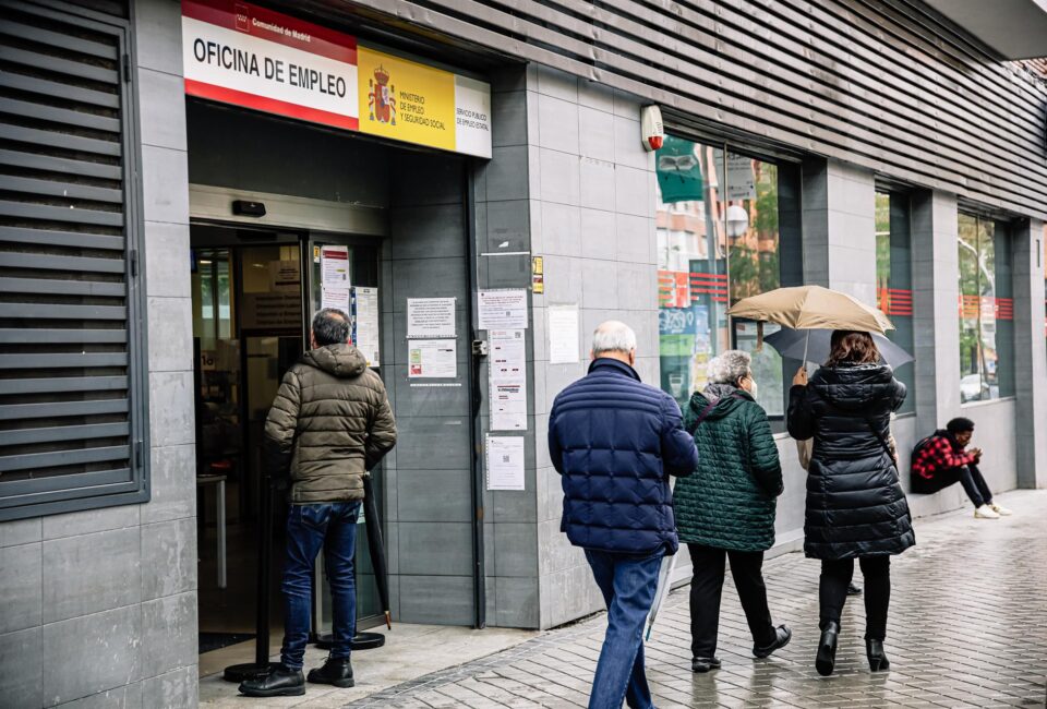 Éxito de cotizantes para una economía en busca de sentido