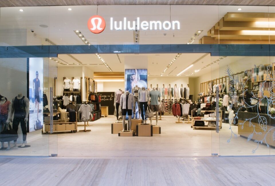 Lululemon desembarca en España y reta a Adidas y Nike