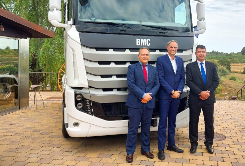 FCA Bank firma un acuerdo con BMC TRUCKS para ofrecer servicios financieros en España