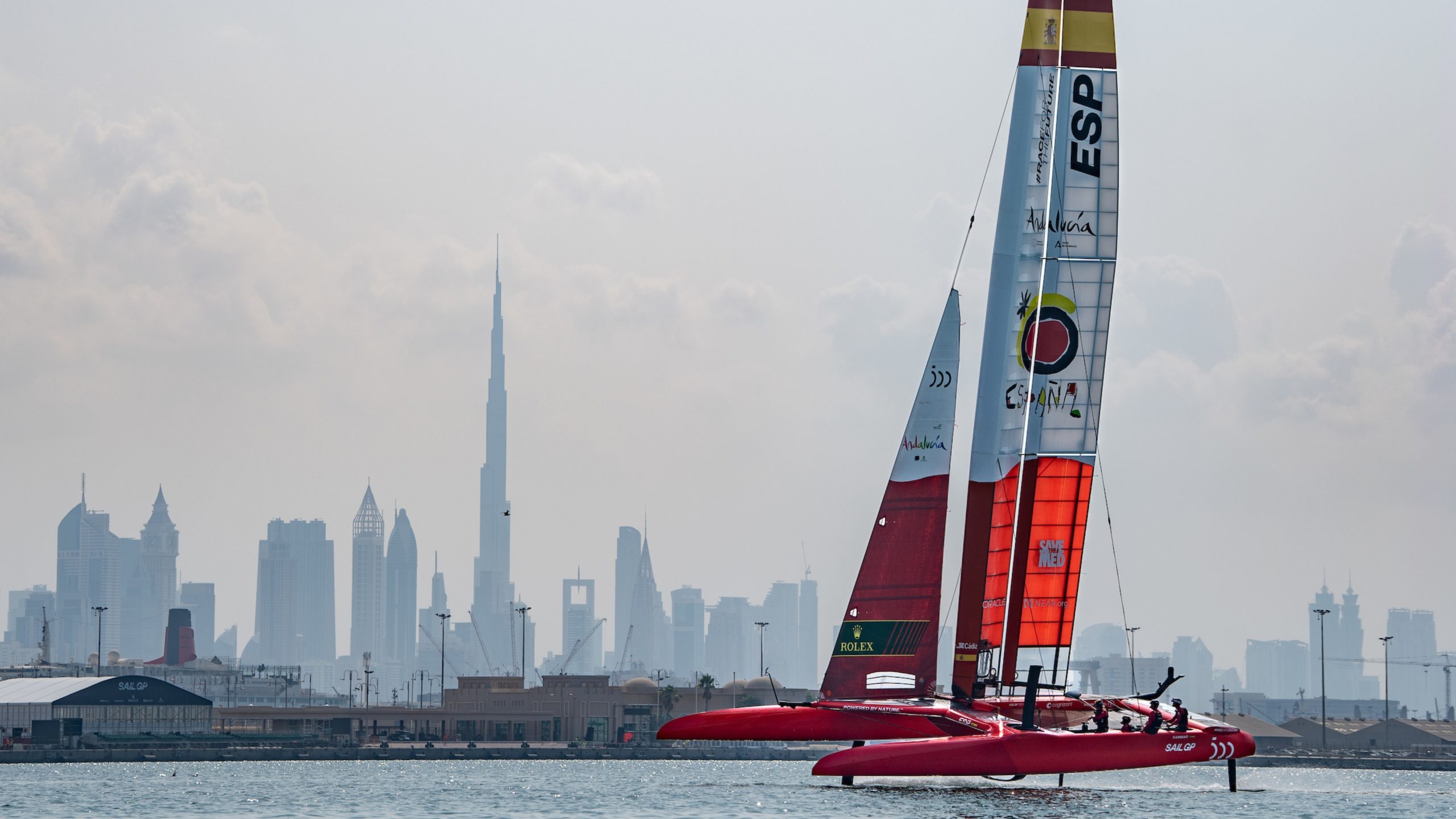 Las carreras de catamaranes ‘voladores’ de SailGP llegan por primera vez a Oriente Medio