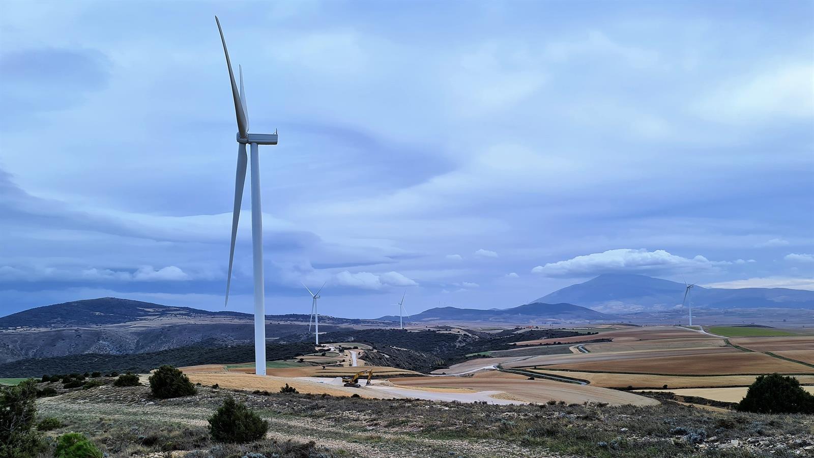 Industria modifica el crédito a Fuerza y Energía Limpia de Tizmín para financiar un parque eólico en México