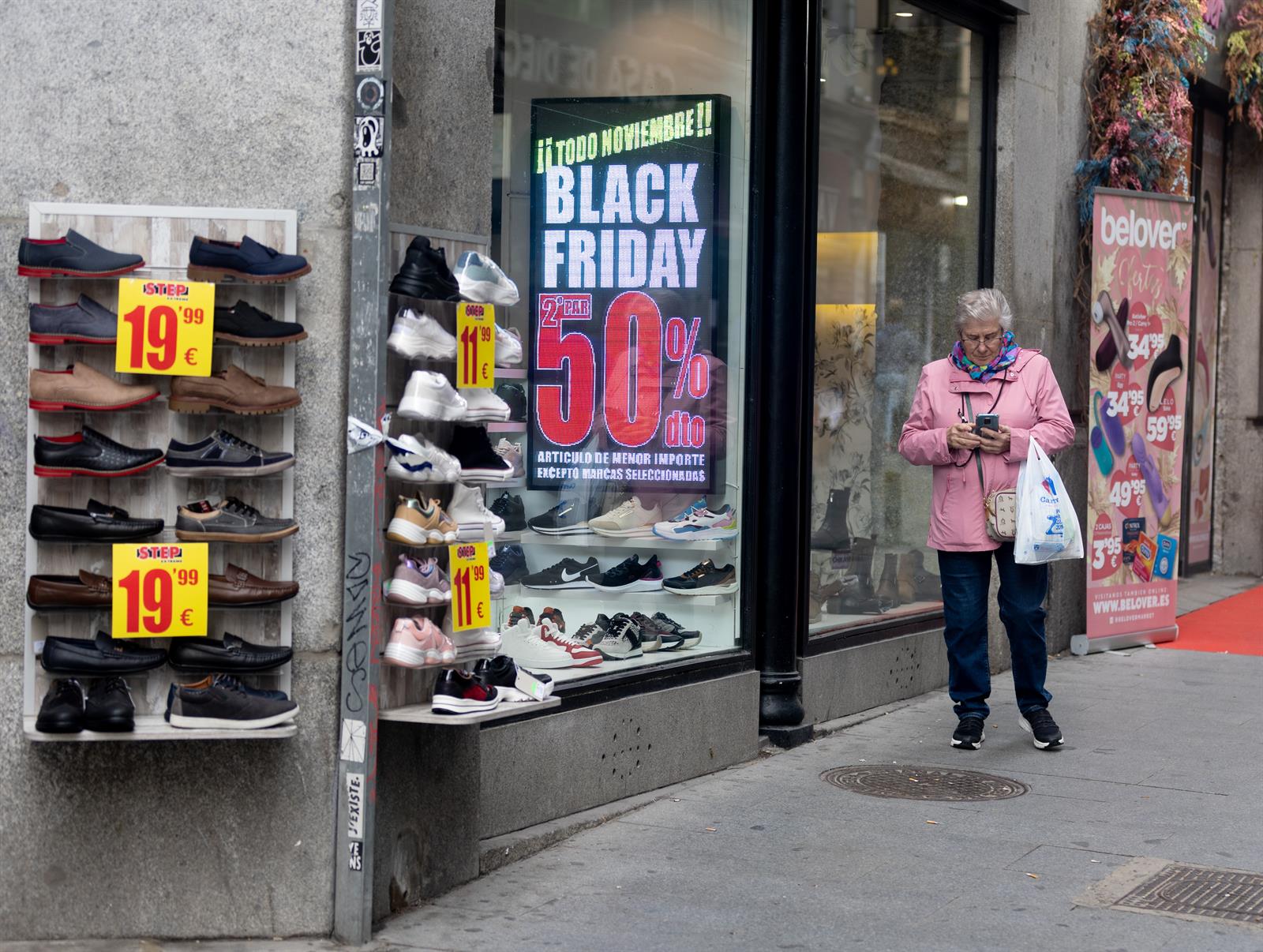 Baja el porcentaje de españoles dispuesto a consumir algún producto en ‘Black Friday’, pero se eleva el gasto