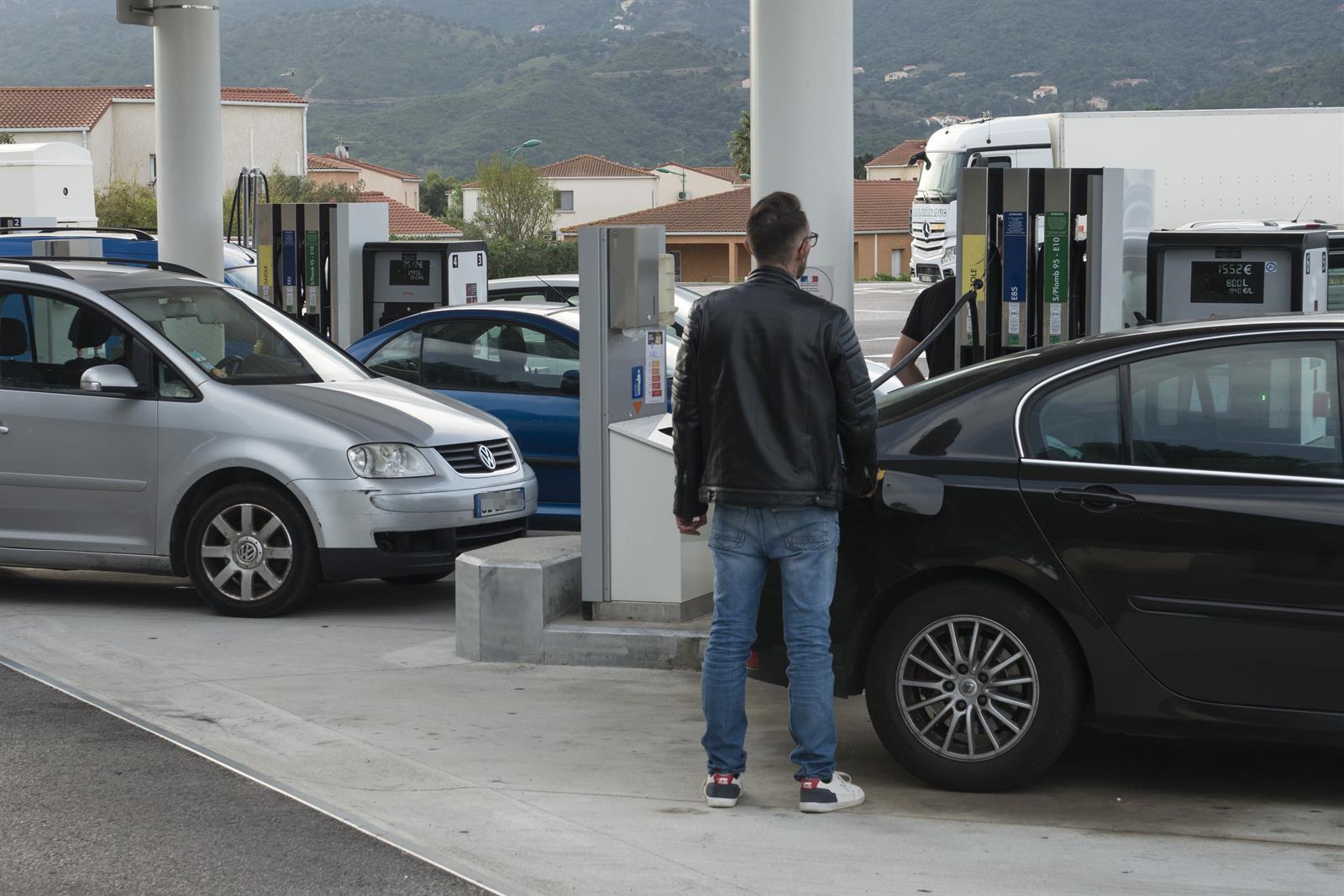 El precio de la gasolina repunta por segunda semana (+0,73%) y el gasóleo prosigue con sus caídas (-1,22%)