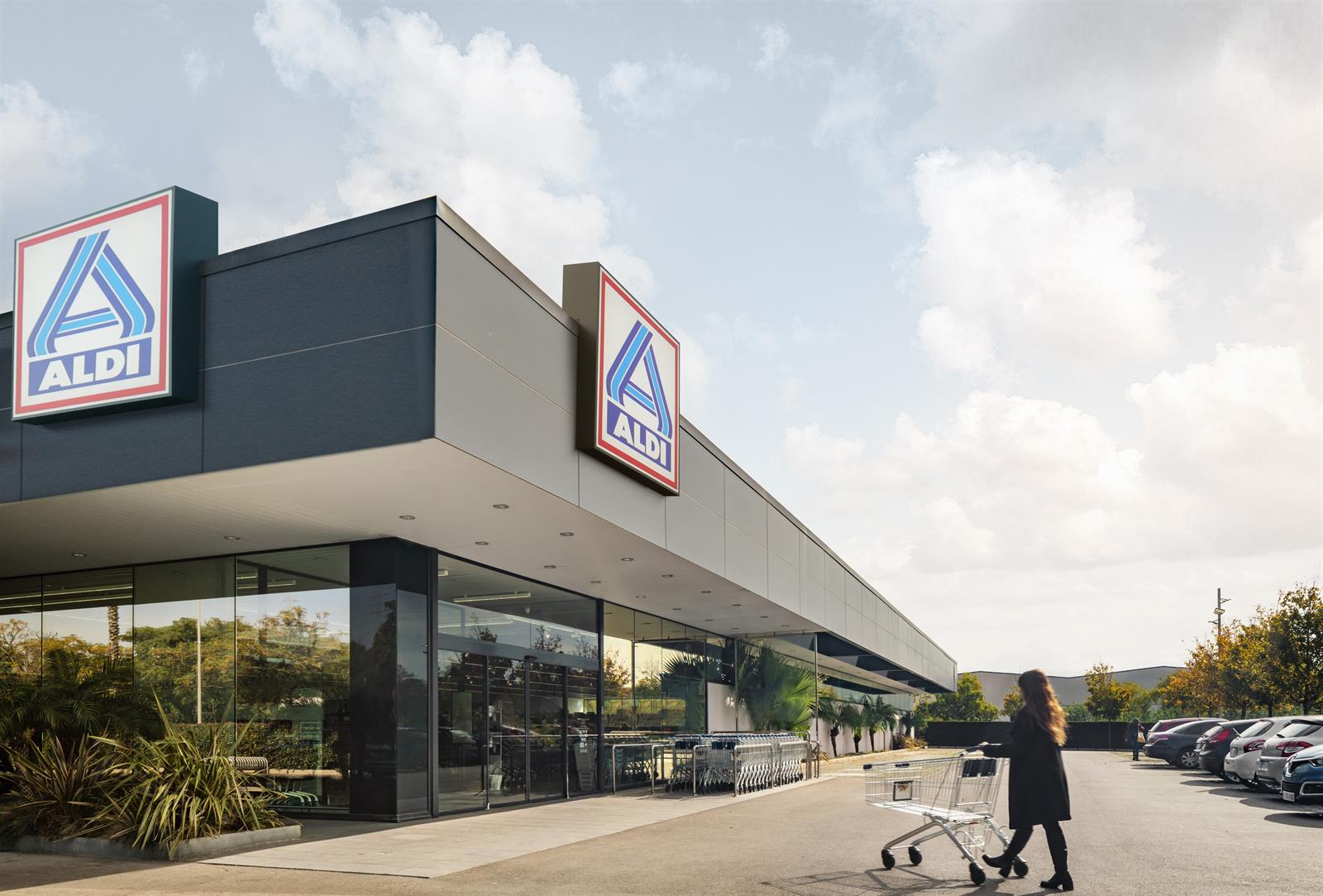 Aldi abrirá más de 40 tiendas hasta fin de año y contratará a más de 1.000 empleados en el último cuatrimestre