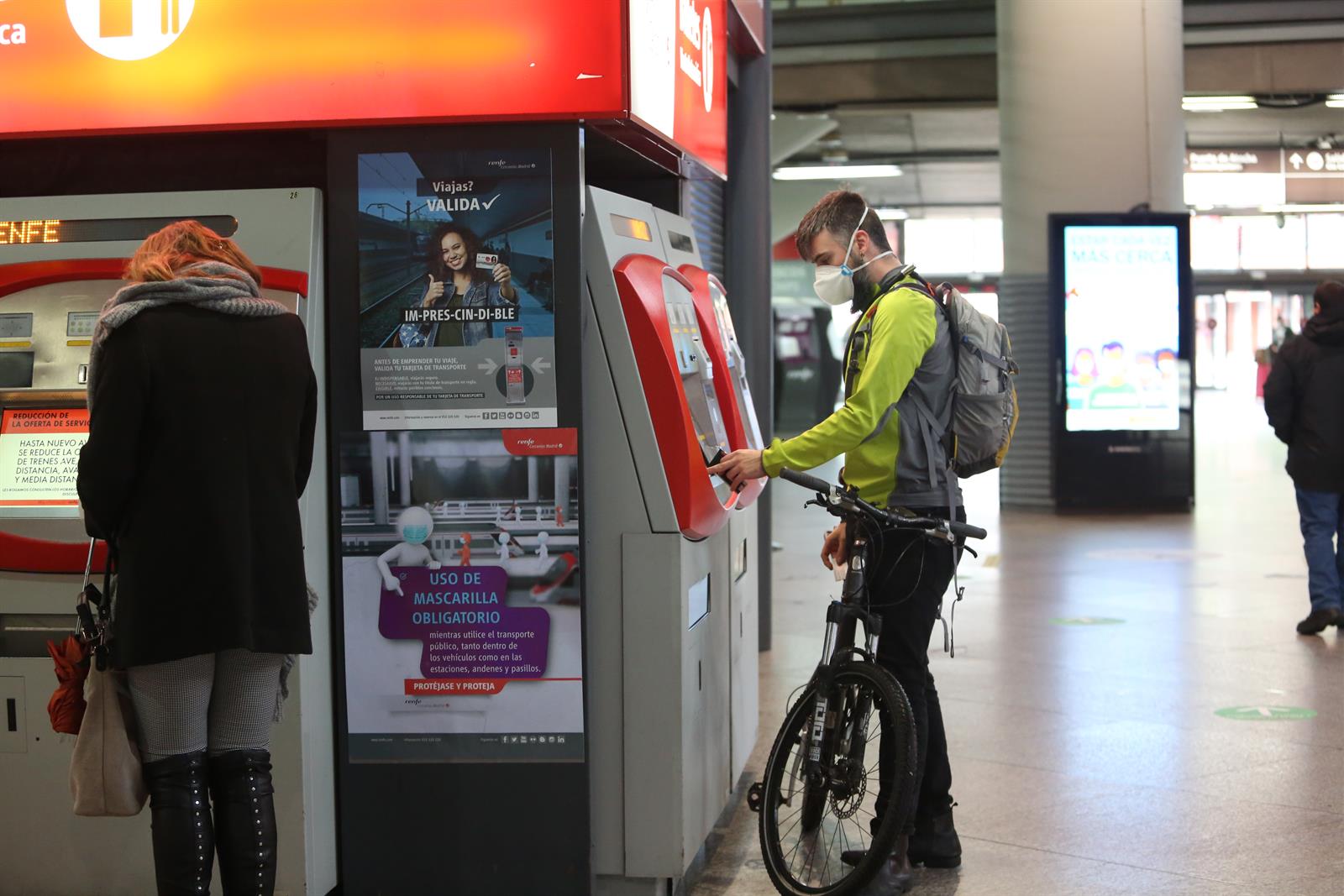 Los nuevos trenes de cercanía y media distancia incorporarán espacios y anclajes para las bicicletas