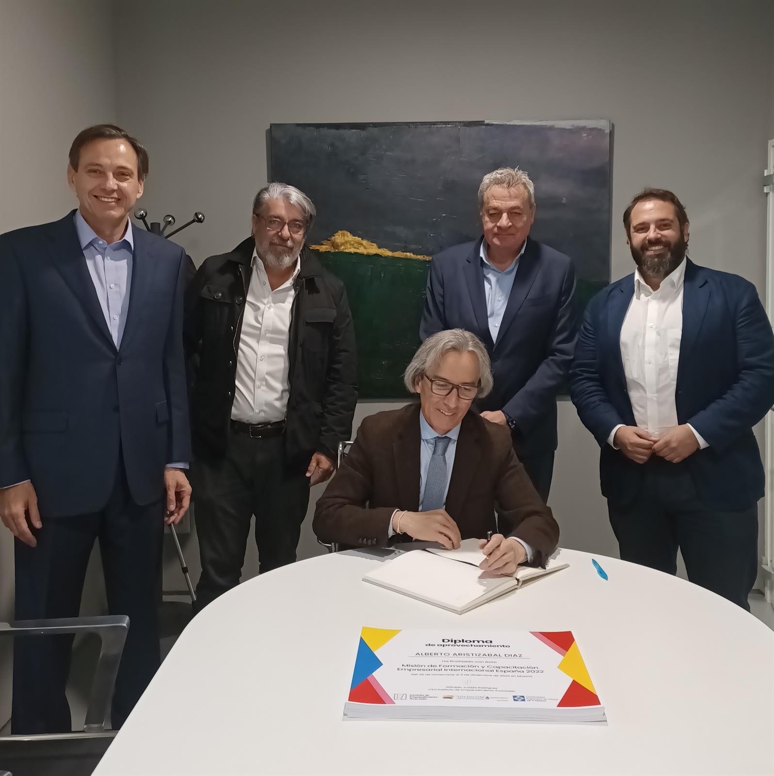 Emprendedores colombianos del sector del combustible se forman en España para mejorar en innovación