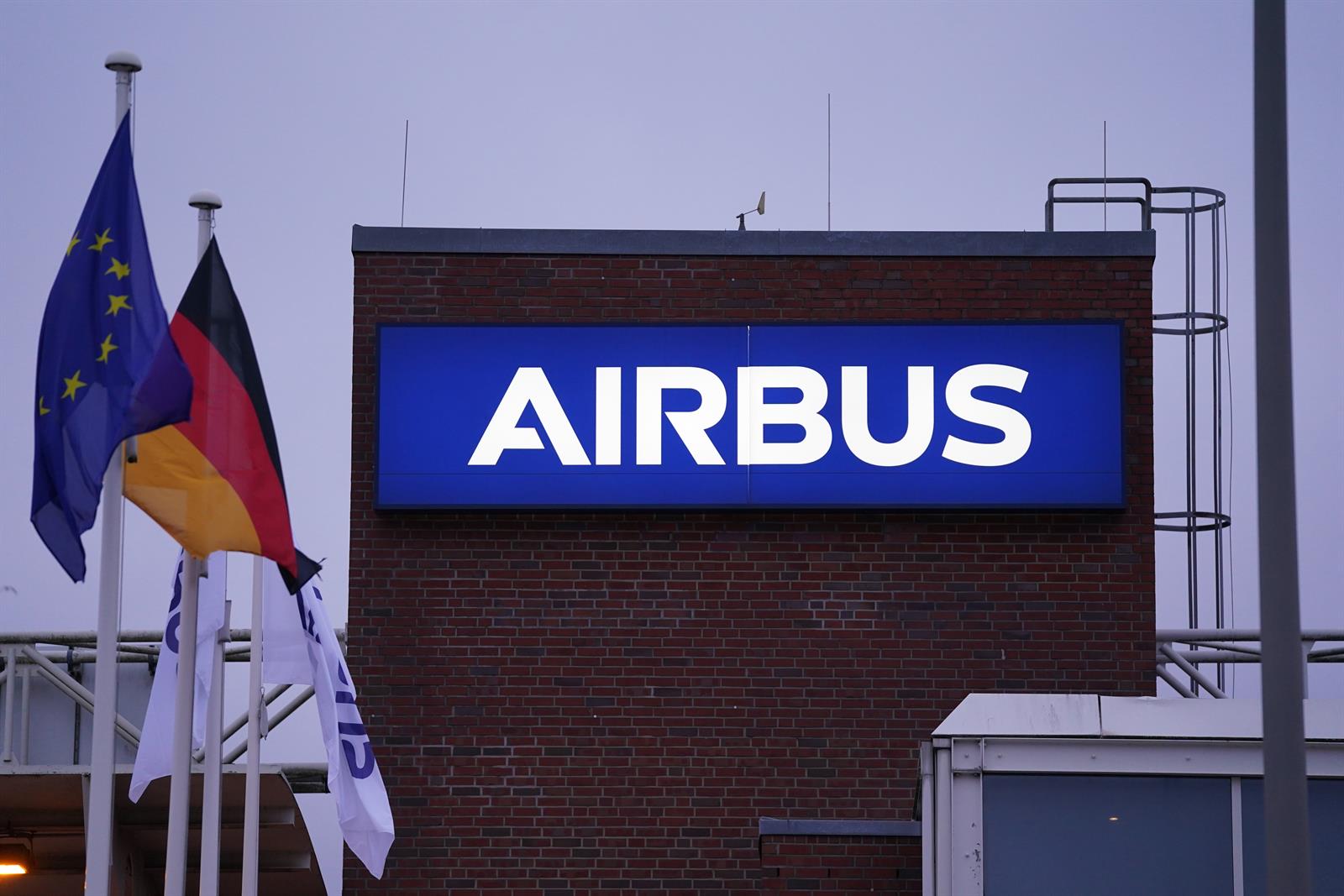 Airbus no cumplirá con su objetivo de entregas este año, pero mantiene su guía financiera