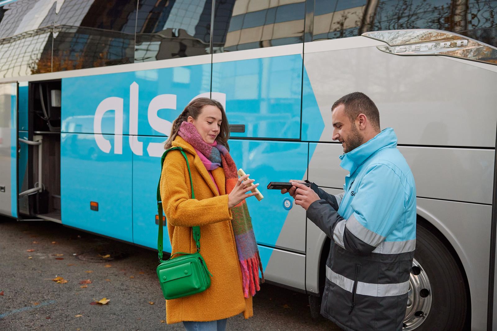 Alsa comienza a ofrecer los abonos regionales con el 50% de descuento aprobado por el Gobierno