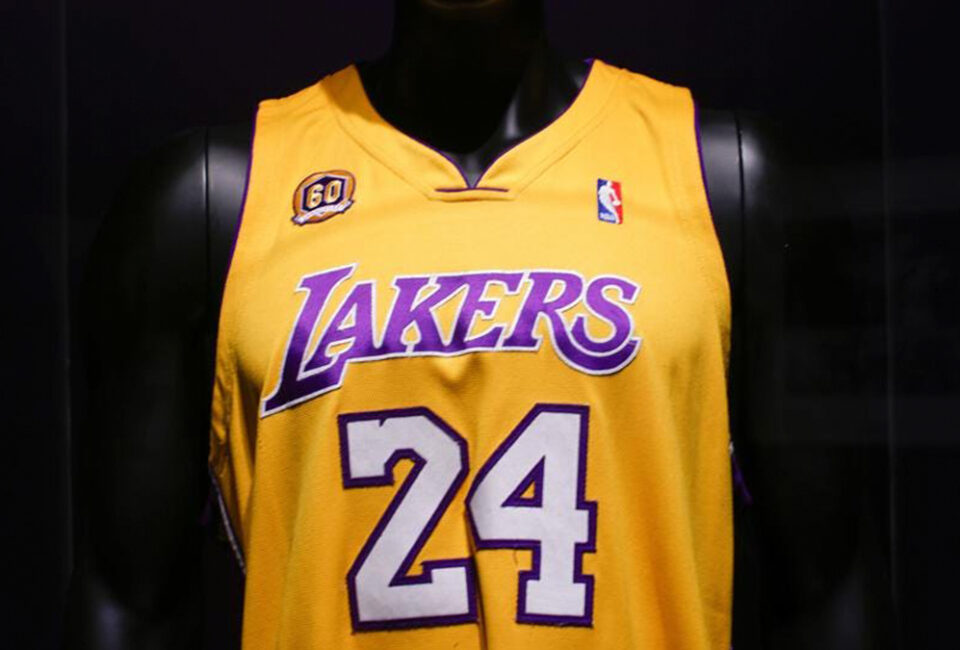 La camiseta del MVP de Kobe Bryant se vende por 5,8 millones de dólares: es la segunda más valiosa de la historia