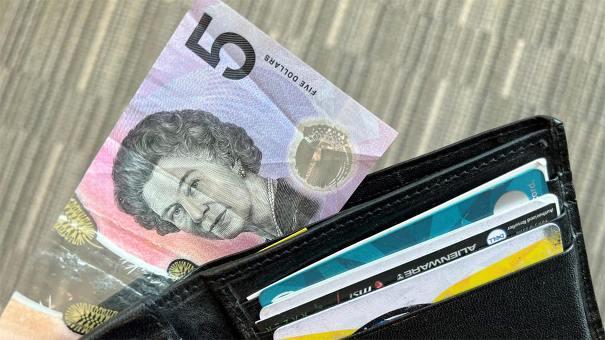 Por qué el rey Carlos no va a aparecer en los nuevos billetes de Australia