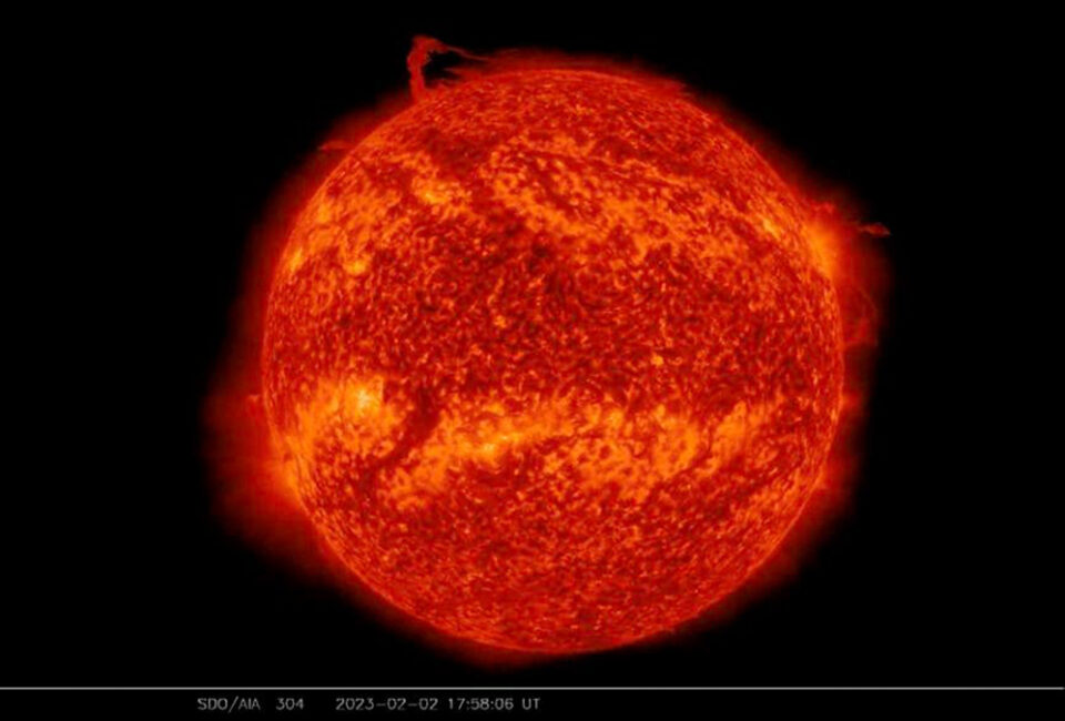 ¿Realmente se ha desprendido un trozo del Sol? Esta es la verdad tras los titulares