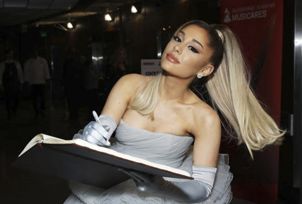 Ariana Grande habría adquirido los activos de su marca de belleza por 15 millones de dólares