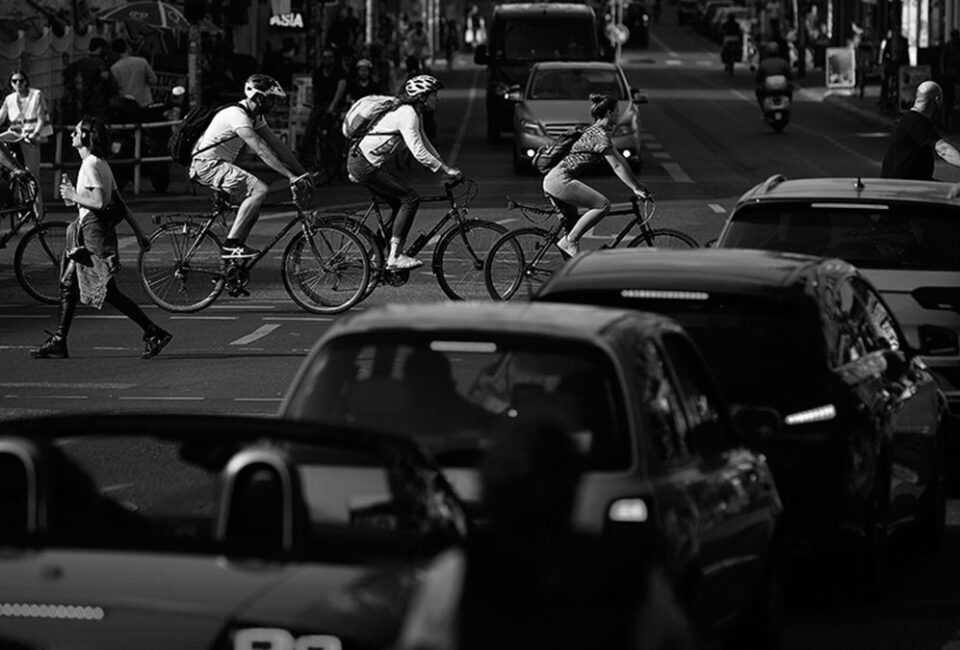 Esto es lo que cobrarías por ir en bici al trabajo si vivieras en Francia o Países Bajos