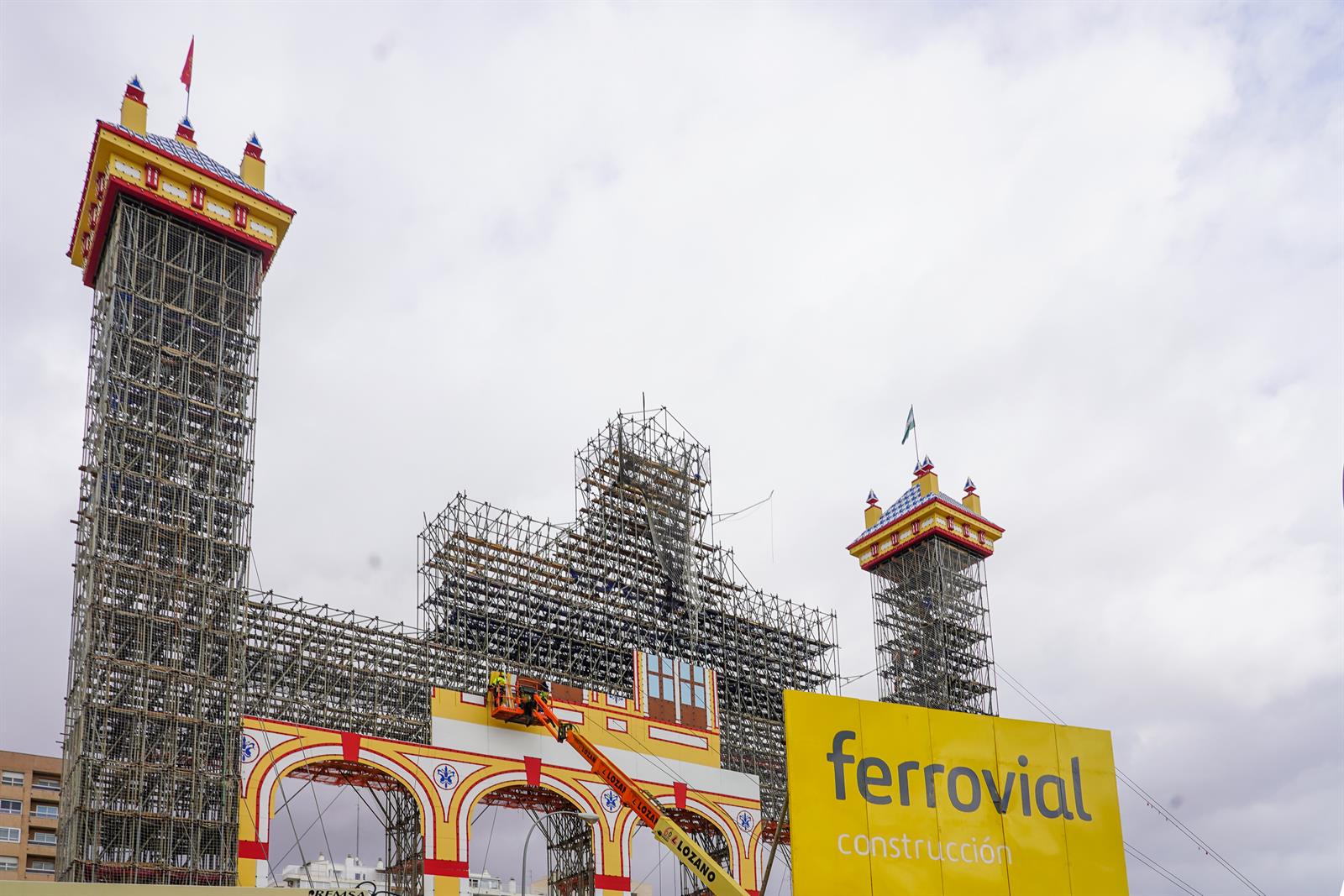 La alta dirección de Ferrovial recibe millones de euros en acciones de la empresa por