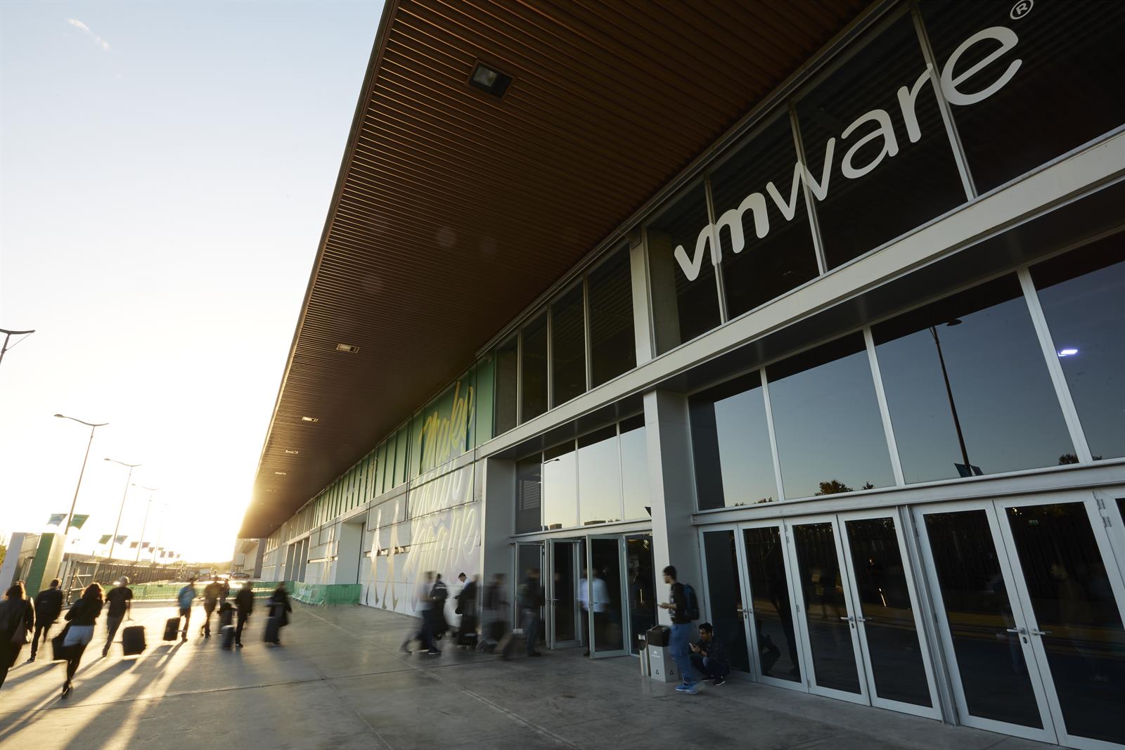 Reino Unido cree que la compra de VMware por Broadcom puede dañar la competencia