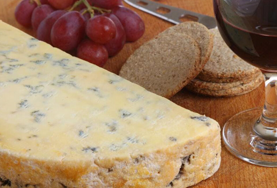 Los mejores maridajes de vino y licores con queso Stilton