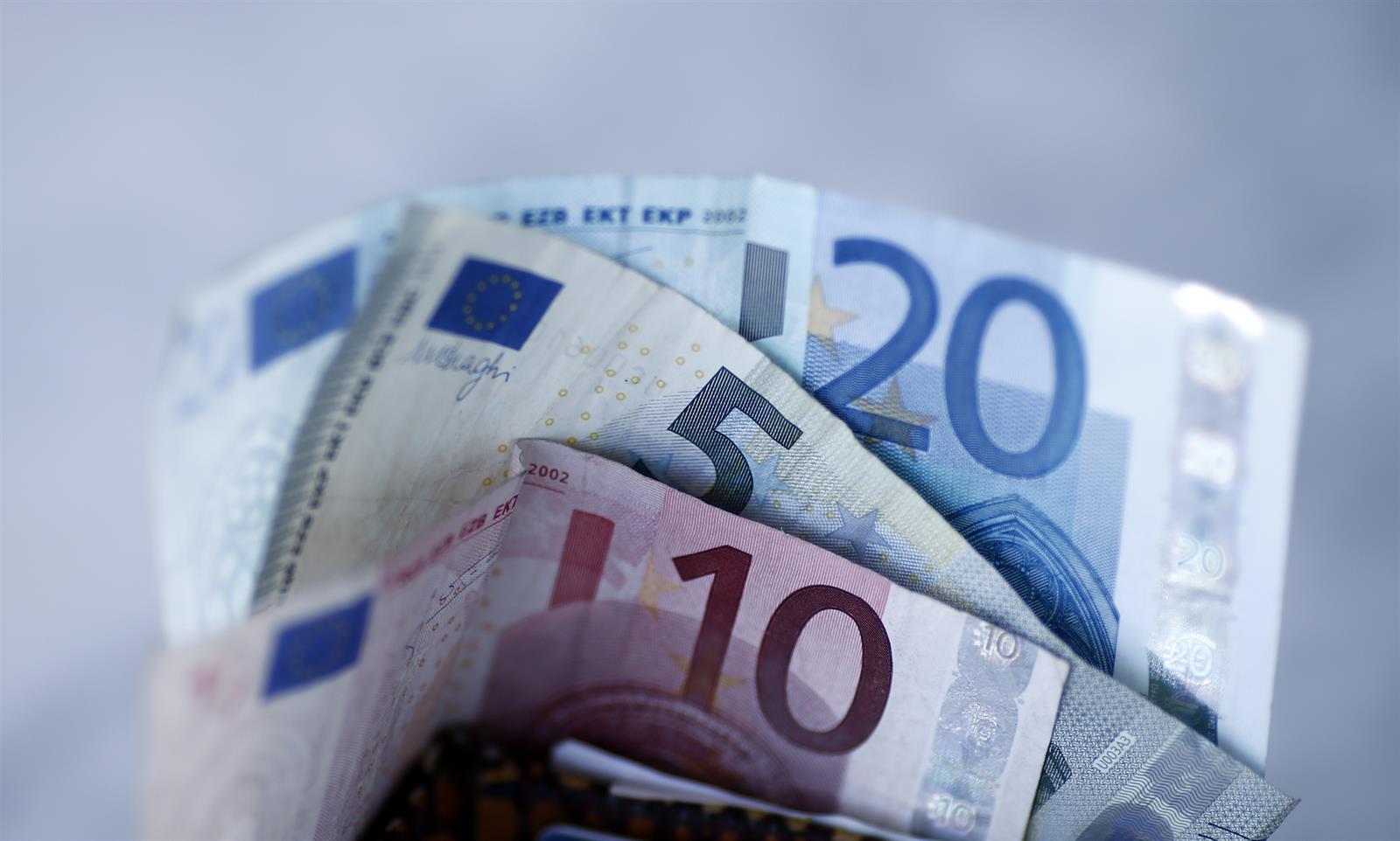 La actividad de la eurozona acelera a máximos de 11 meses, según PMI