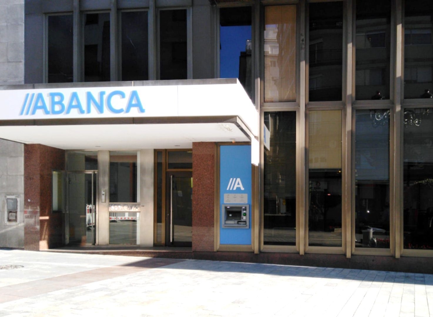 Abanca gana 105,2 millones hasta marzo, un 29,6% más, por la mejora de ingresos y la «solidez» del crédito