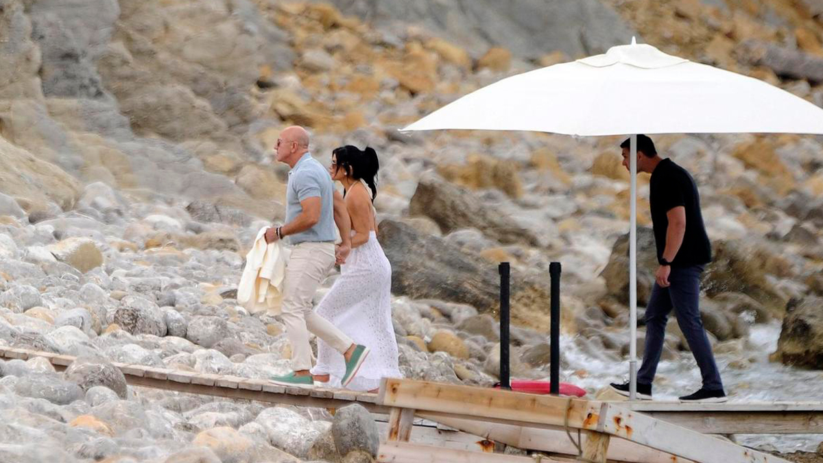 El vídeo y las fotos de las vacaciones de Jeff Bezos en Mallorca e Ibiza